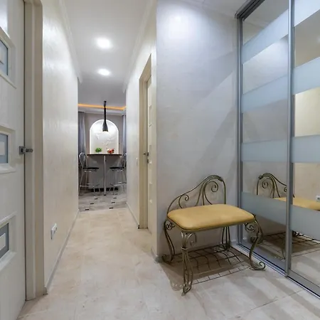 цирк вокзальна берестейський пр1 Apartment Kyiv